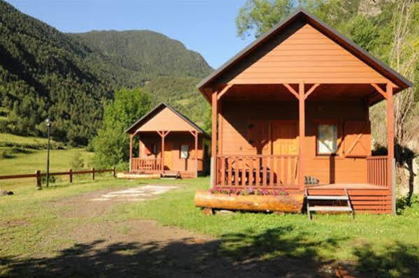 Camping La Torre Hotel Espot Buitenkant foto