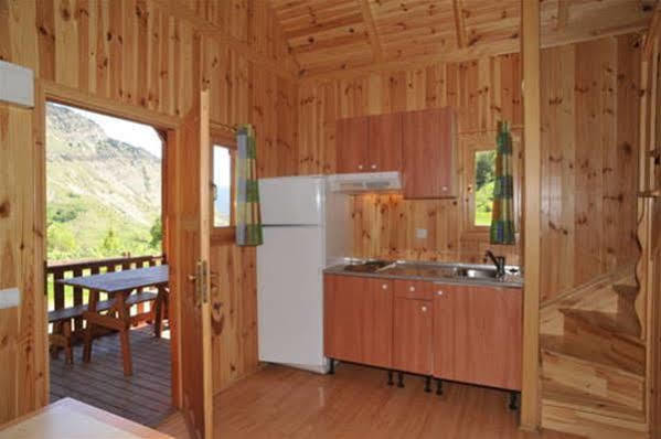 Camping La Torre Hotel Espot Buitenkant foto