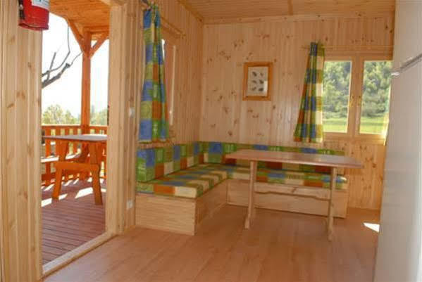 Camping La Torre Hotel Espot Buitenkant foto