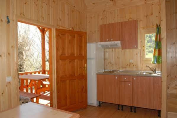 Camping La Torre Hotel Espot Buitenkant foto